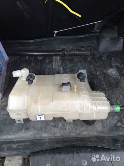 Расширительный бачок iveco