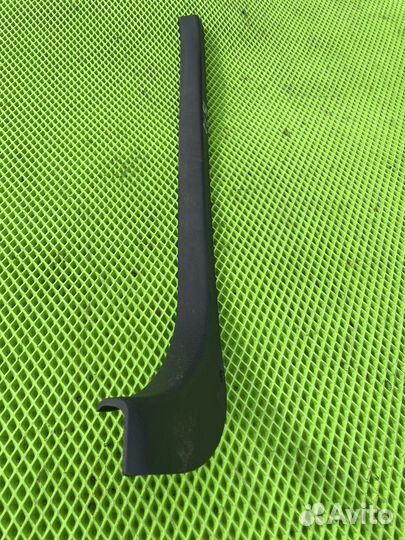 Передняя правая накладка порога ниссан альмера g15