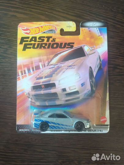 Машинка Hot Wheels Premium Nissan skyline gt-r