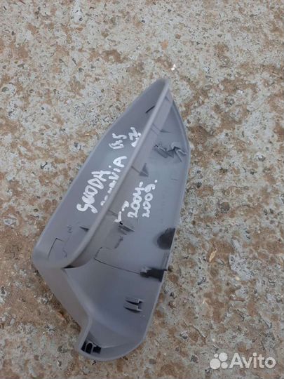 Skoda octavia a5 зеркало правое накладка