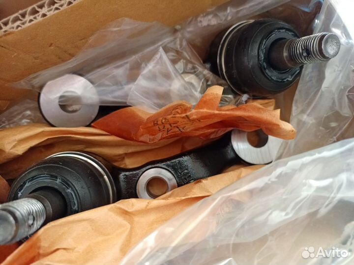 Шаровые опоры передн нижн Toyota Brevis комплект