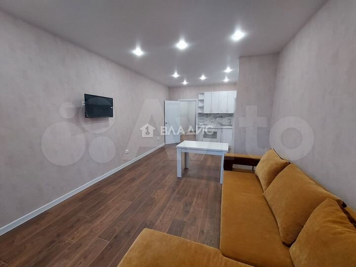 2-к. квартира, 72,8 м², 2/17 эт.