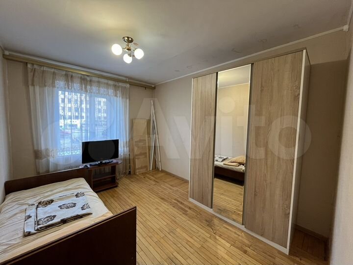 2-к. квартира, 52 м², 1/9 эт.