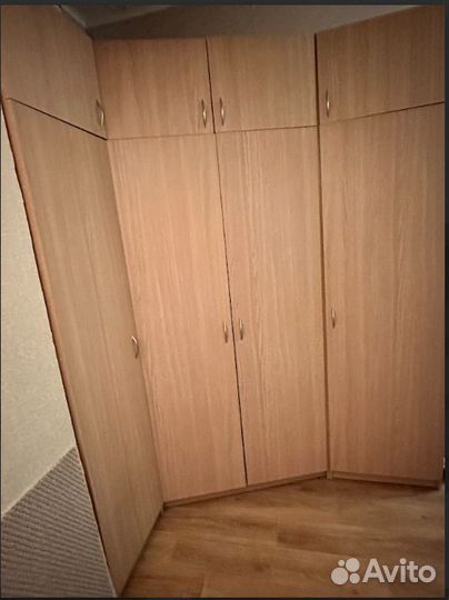 Угловой шкаф