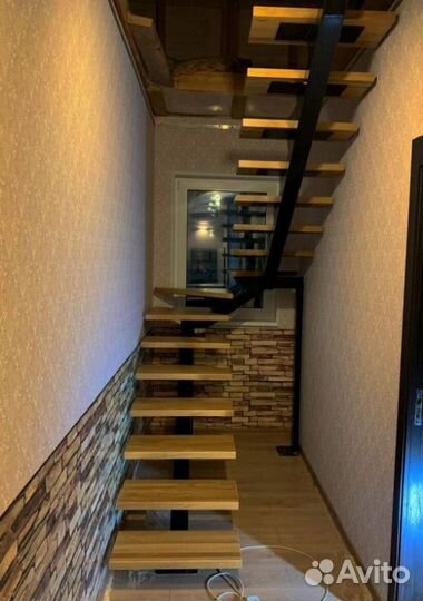 Металлические лестницы с поворотом