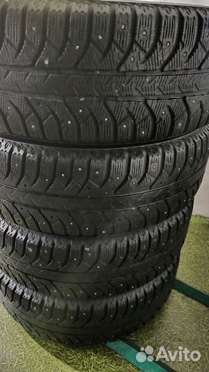 Bridgestone Ice Cruiser 7000 235/65 R17