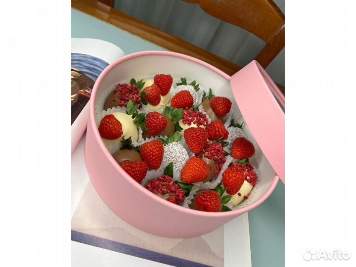 Клубника в шоколаде клубничный букет подарок KLK-7645