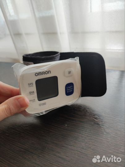 Тонометр автоматический на запястье omron