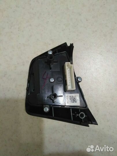 Блок кнопок на руль (хендай крета)