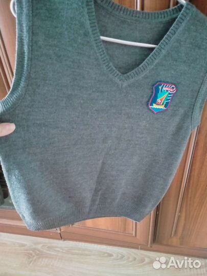 Жилетка серая школьная