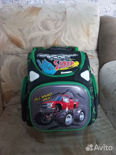 Рюкзак школьный с ортопедической спинкой