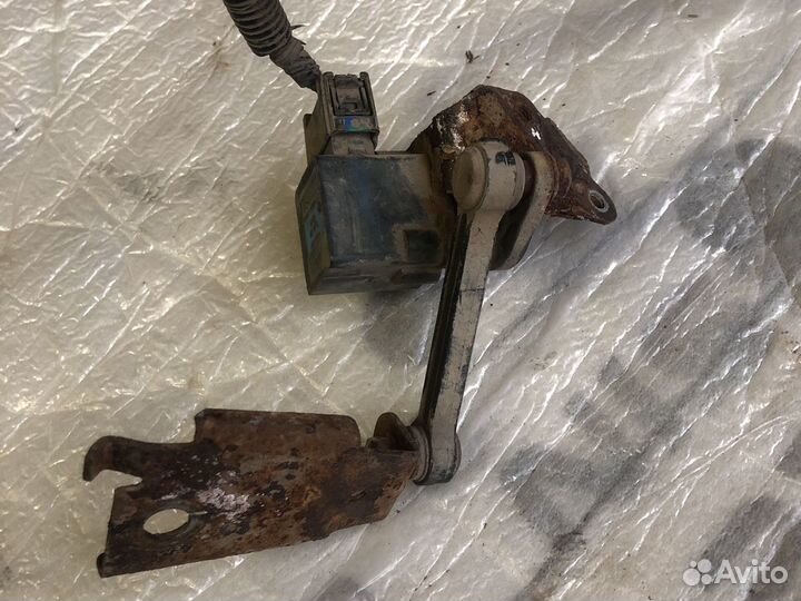 Датчик положения подвески задний Volvo S40 2004-12