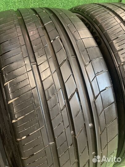 Toyo Tranpath LuII 245/40 R19