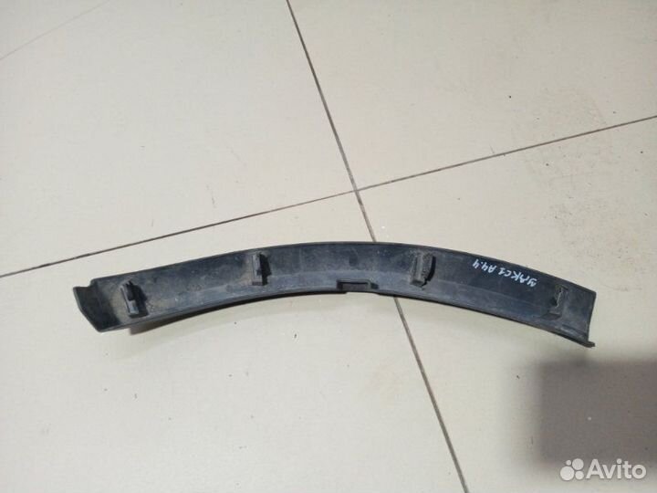 Накладка бампера передняя правая Toyota Fortuner 2