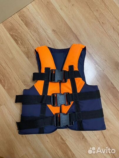 Спасательный жилет