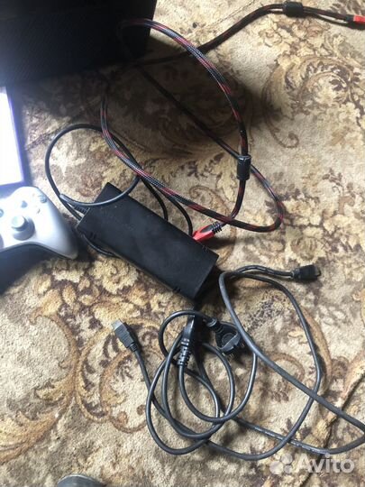 Продам Xbox 360 на 500 гигабайт