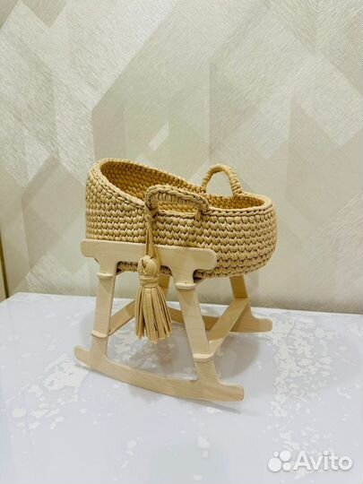 Плетенная люлька для кукол