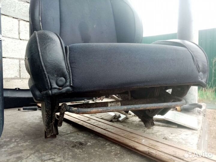 Передние сиденья нива шевроле 2123