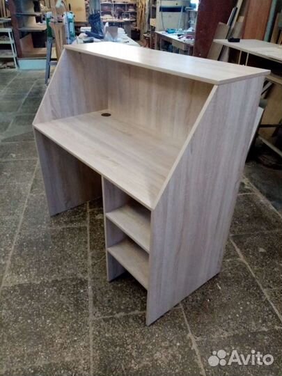 Стойка ресепшн, новая