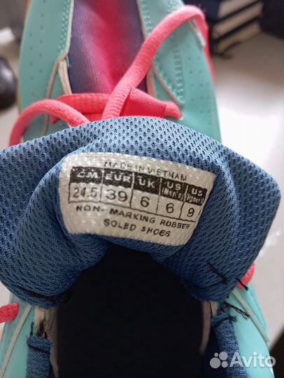 Кроссовки женские Yonex