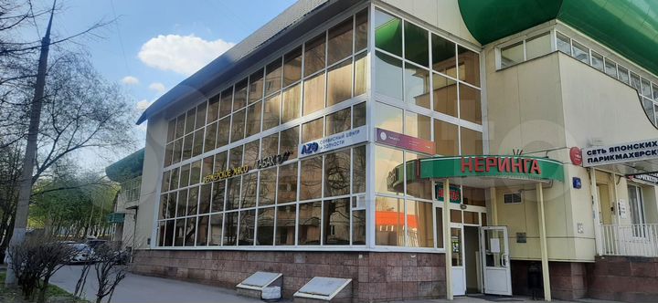 Второй этаж. Рассмотрим торговлю, шоурум, студию