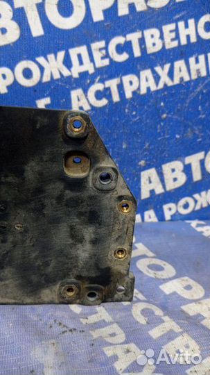 Кронштейн блока управления двигателем Opel Astra H