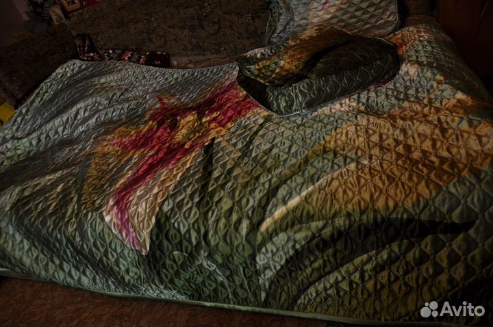 Покрывало атласное+ подушки декоративные