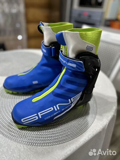 Ботинки коньковые Spine