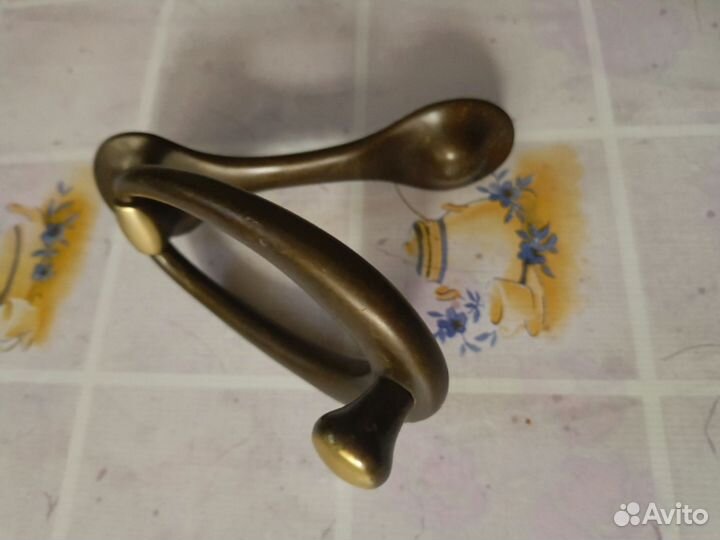 Дверная ручка стучалка