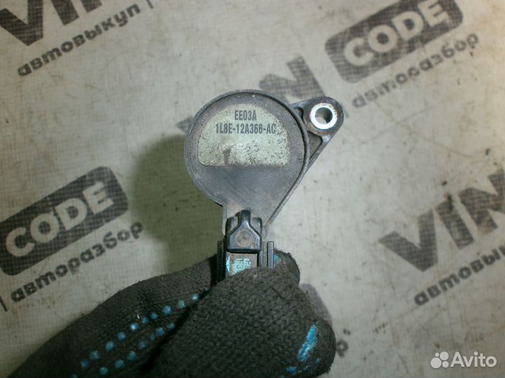 Катушка зажигания Ford Maverick