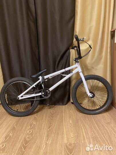 Трюковой велосипед BMX