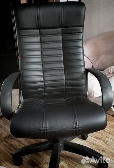 Стул кресло офисный на колесах бу