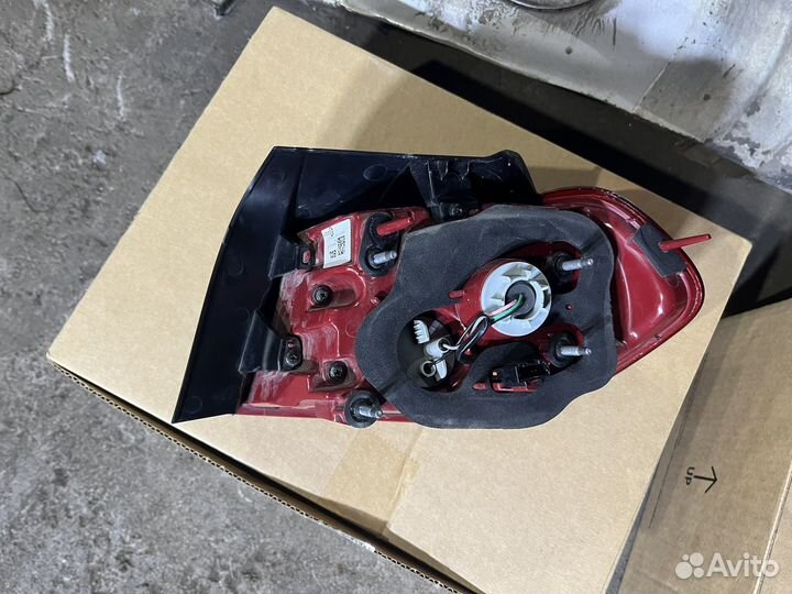 Фонари задние LED правый центральный kia k5