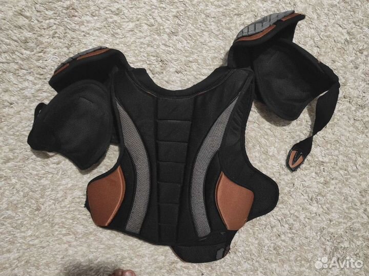 Нагрудник хоккейный