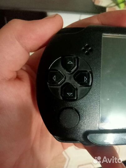 Продам игровую консольPSP e3008