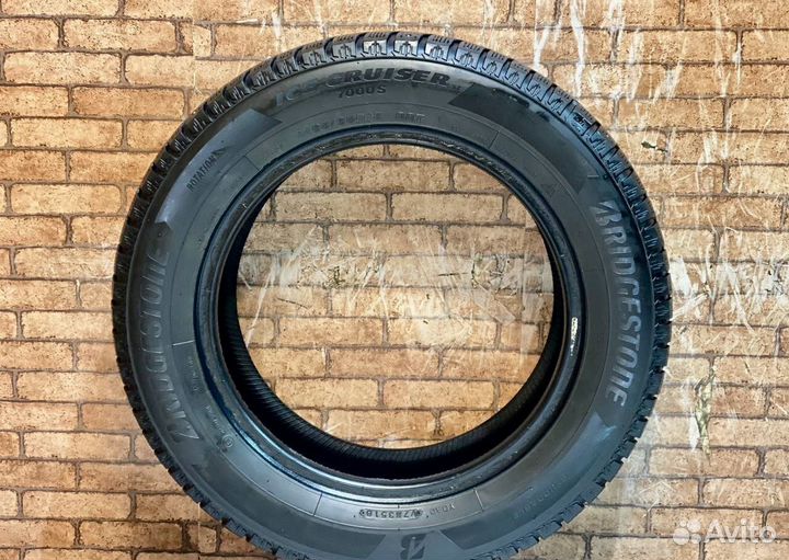 Bridgestone Ice Cruiser 7000 185/65 R15