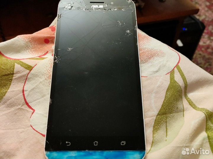 Экран Asus 550kl битый