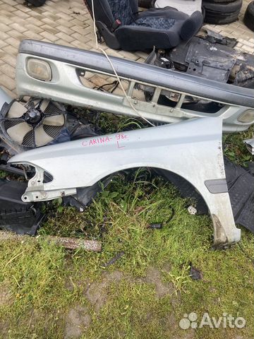 Крыло переднее левое тойота Карина 98г