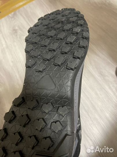 Продам дутики adidas