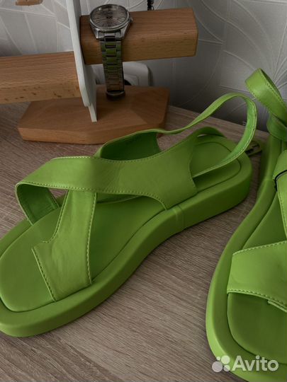 Сандали женские яркие