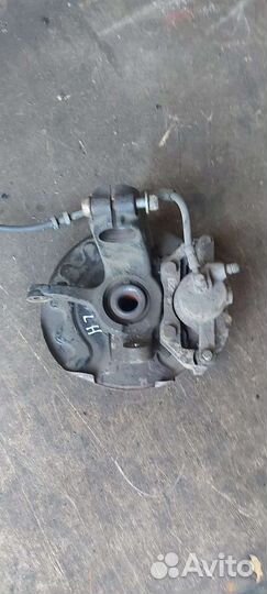 Кулак левый Volkswagen Polo 5