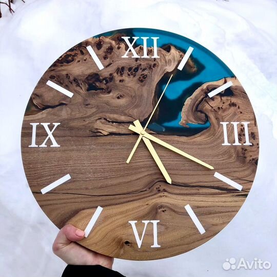 Часы из эпоксидной смолы настеннные