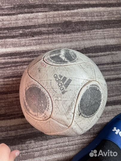 Футбольный мяч adidas evro 2008