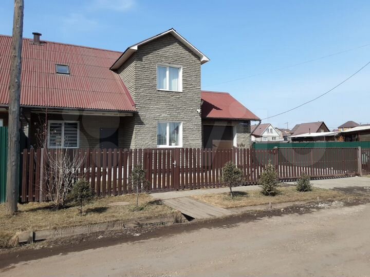 Коттедж 203,5 м² на участке 7 сот.