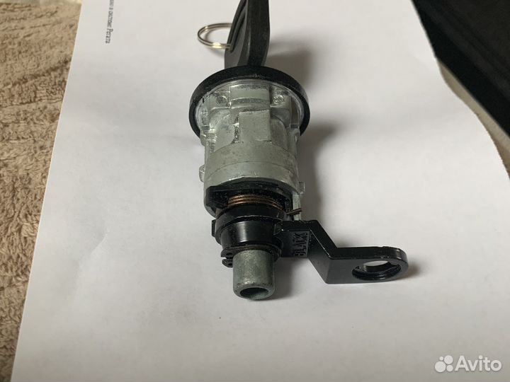 Личинка замка Форд Транзит 94