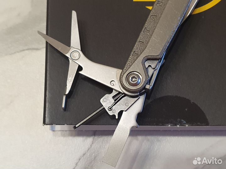 Мультитул leatherman charge plus tti