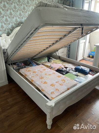 Кровать без матраса бу