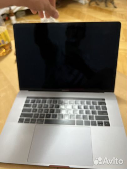 Macbook pro 15 2017 i7 16gb