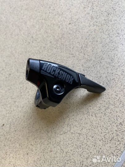 1.Манетка Rock shox onelock