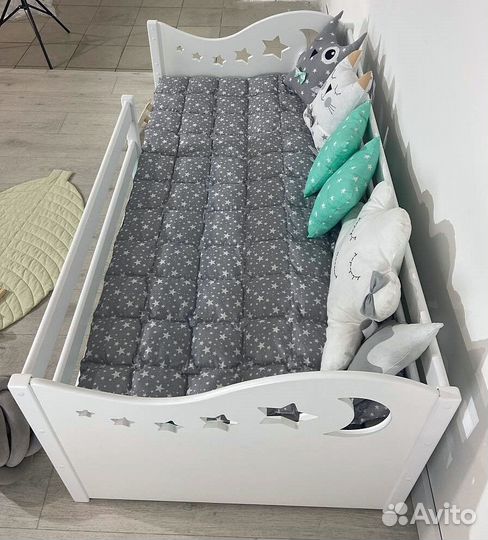 Детская кровать с бортиками